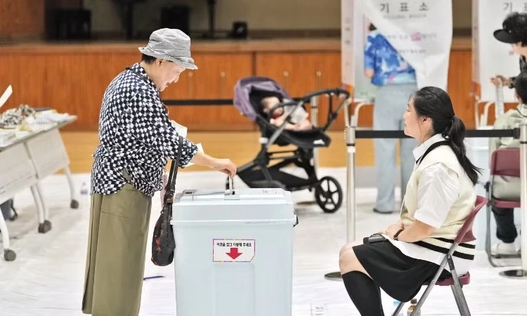 H&agrave;n Quốc tiến h&agrave;nh bầu cử địa phương