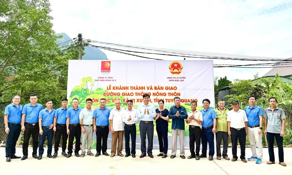 Kh&aacute;nh th&agrave;nh tuyến đường x&oacute;a điểm ngập &uacute;ng th&ocirc;n Độc Lập