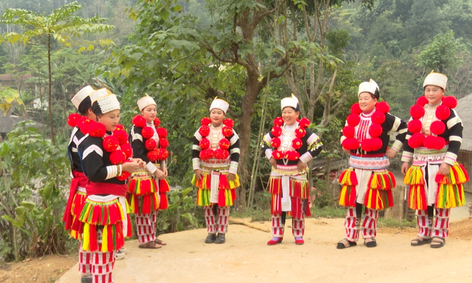 X&acirc;y dựng nếp sống văn minh tr&ecirc;n những bản l&agrave;ng v&ugrave;ng cao