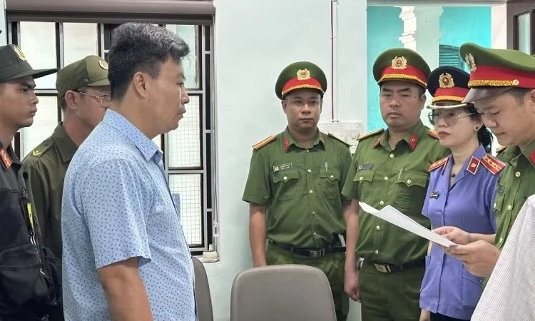Khởi tố 7 bị can trong vụ &aacute;n li&ecirc;n quan x&acirc;y dựng n&ocirc;ng th&ocirc;n mới ở Huế