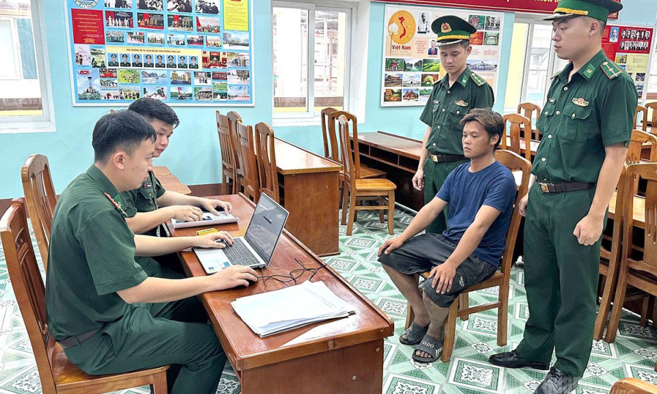 Đồn Bi&ecirc;n ph&ograve;ng Cửa khẩu Quốc tế Thanh Thủy ngăn chặn đối tượng c&oacute; &yacute; định trộm cắp t&agrave;i sản