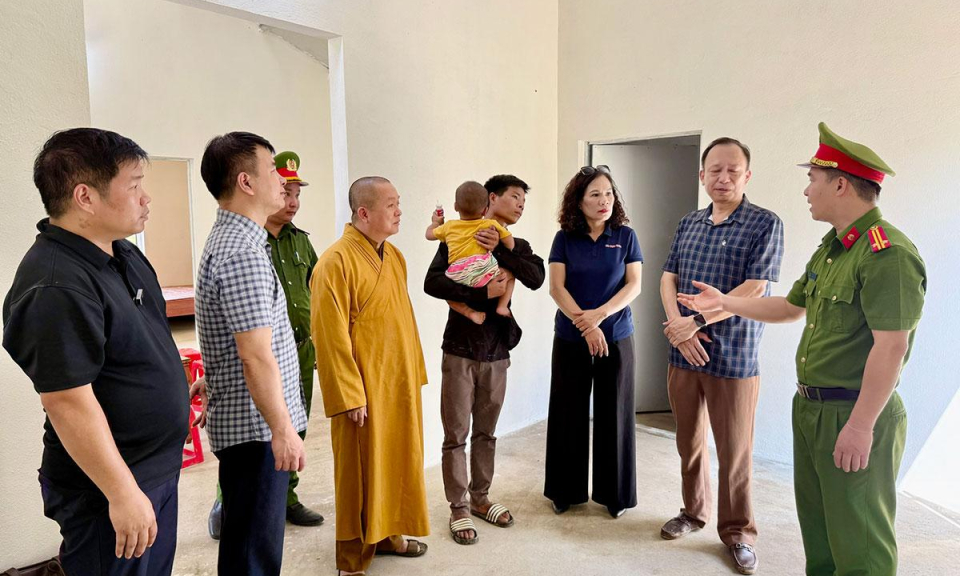 Kh&aacute;nh th&agrave;nh nh&agrave; Nh&acirc;n &aacute;i cho gia đ&igrave;nh anh Ho&agrave;ng Văn Nh&acirc;m