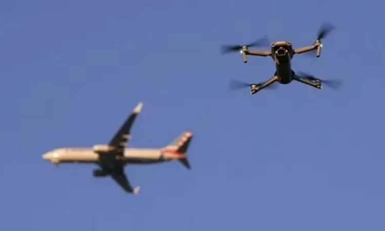 Xuất hiện UAV gần Nội B&agrave;i, 16 chuyến bay bị ảnh hưởng
