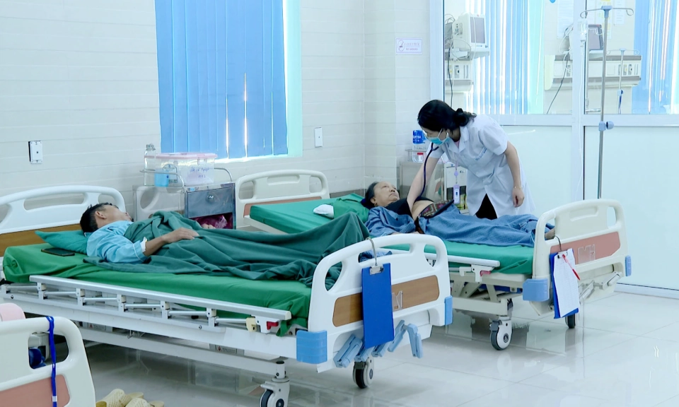 Bảo vệ sức khỏe người cao tuổi m&ugrave;a nắng n&oacute;ng