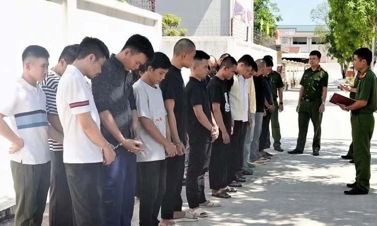 C&ocirc;ng an Nghệ An bắt giữ băng nh&oacute;m lừa đảo xuy&ecirc;n quốc gia