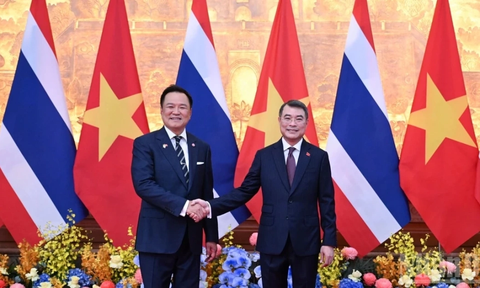 [Ảnh] Thủ tướng L&ecirc; Minh Hưng chủ tr&igrave; lễ đ&oacute;n Thủ tướng Vương quốc Th&aacute;i Lan Anutin Charnvirakul