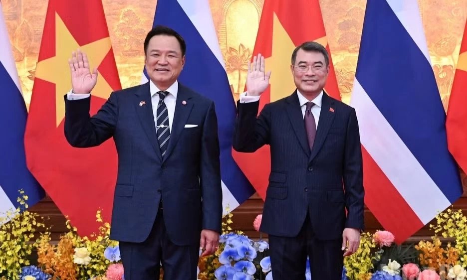 Thủ tướng Ch&iacute;nh phủ L&ecirc; Minh Hưng hội đ&agrave;m với Thủ tướng Th&aacute;i Lan Anutin Charnvirakul