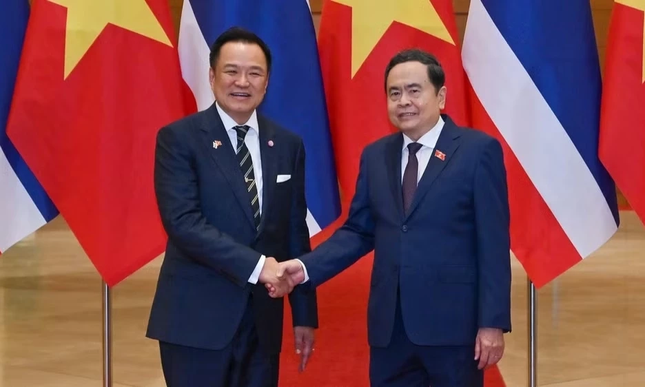 Chủ tịch Quốc hội Trần Thanh Mẫn hội kiến Thủ tướng Th&aacute;i Lan Anutin Charnvirakul