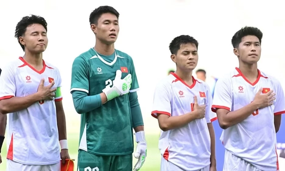 U19 Việt Nam thua tiếc nuối chủ nh&agrave; U19 Indonesia ở ph&uacute;t b&ugrave; giờ
