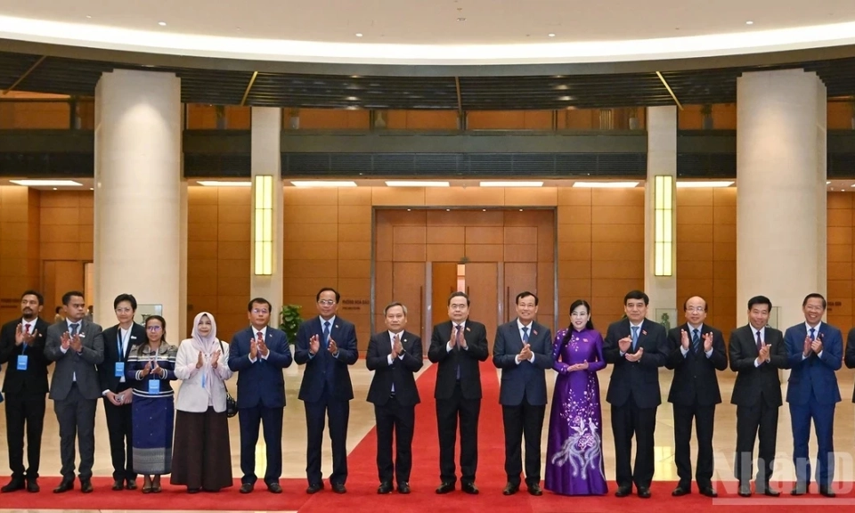 [Ảnh] Chủ tịch Quốc hội Trần Thanh Mẫn tiếp Đo&agrave;n L&atilde;nh đạo c&aacute;c Th&agrave;nh phố ASEAN