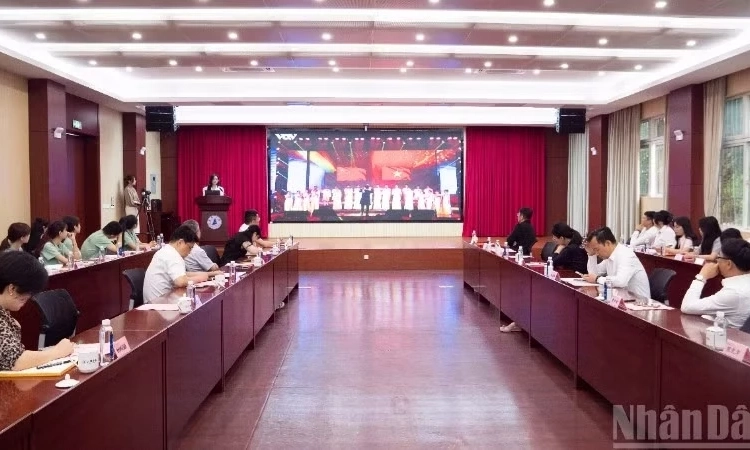 Thanh ni&ecirc;n phấn đấu trở th&agrave;nh cầu nối cho Giao lưu hữu nghị Việt Nam-Trung Quốc