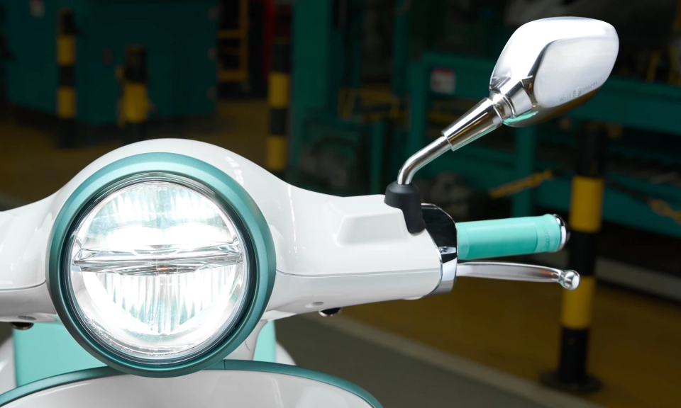 Hơn 1.000 xe Vespa v&agrave; Liberty cần thay đ&egrave;n chiếu s&aacute;ng