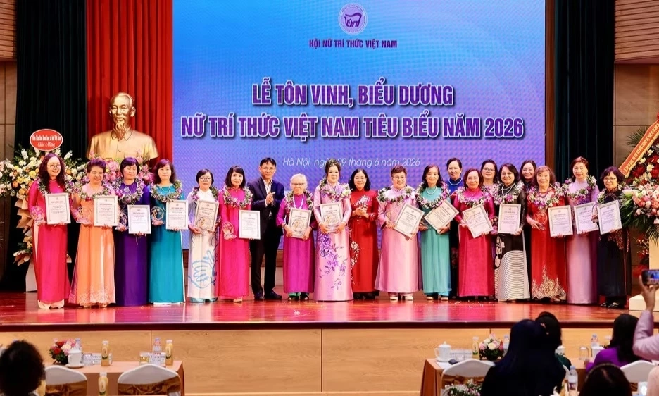 Lan tỏa tinh thần cống hiến của nữ tr&iacute; thức Việt Nam