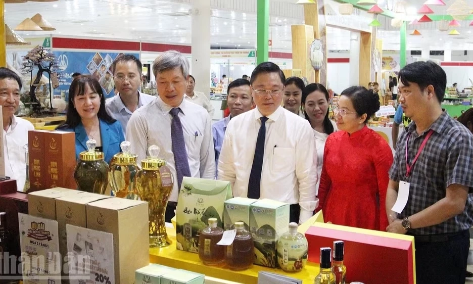 Đ&agrave; Nẵng: Gần 200 gian h&agrave;ng Việt, t&ocirc;n vinh sản phẩm OCOP