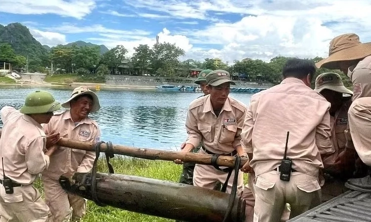 Ph&aacute;t hiện, xử l&yacute; an to&agrave;n quả bom nặng 227kg tại Phong Nha
