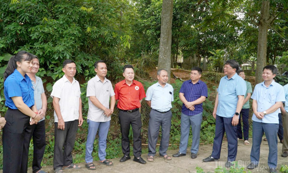 Kiểm tra thực hiện c&ocirc;ng t&aacute;c sắp xếp, s&aacute;p nhập th&ocirc;n tr&ecirc;n địa b&agrave;n x&atilde; Tri Ph&uacute;