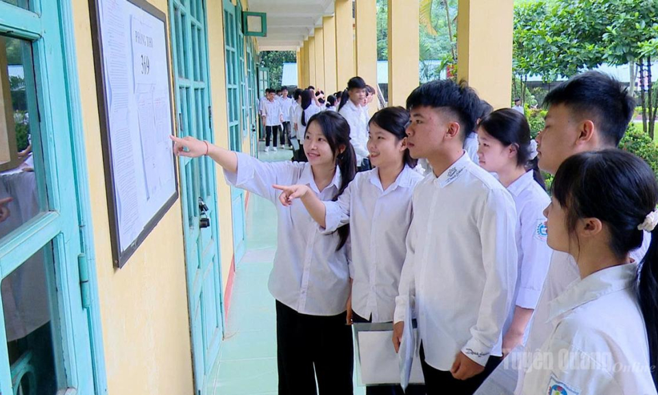 🔴[CẬP NHẬT] Chiều nay (11-6), th&iacute; sinh l&agrave;m b&agrave;i thi m&ocirc;n To&aacute;n