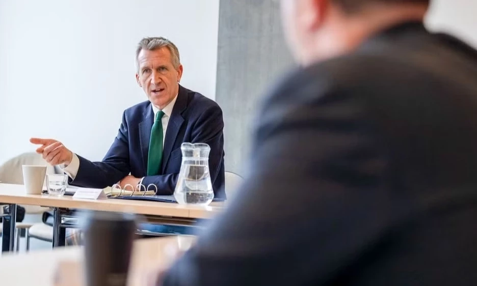 &Ocirc;ng Dan Jarvis được bổ nhiệm l&agrave;m t&acirc;n Bộ trưởng Quốc ph&ograve;ng Anh