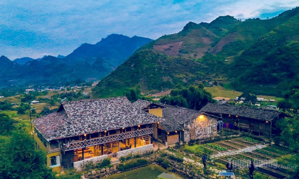 Du Gi&agrave; miền non cao vẫy gọi