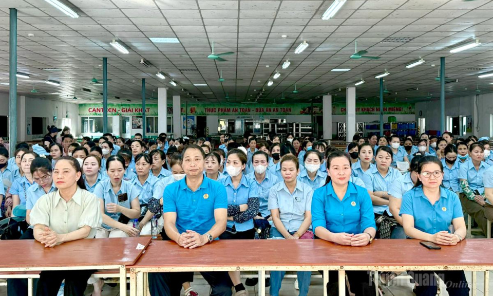 N&acirc;ng cao kiến thức h&ocirc;n nh&acirc;n, gia đ&igrave;nh cho c&ocirc;ng nh&acirc;n lao động