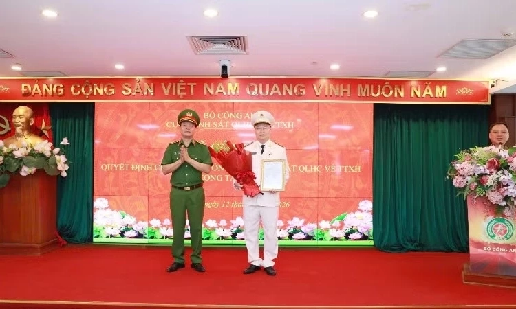 Bổ nhiệm Gi&aacute;m đốc Trung t&acirc;m Dữ liệu quốc gia về d&acirc;n cư