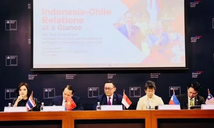 Giới thiệu Cộng đồng ASEAN v&agrave; quan hệ Việt Nam-Chile tại Thủ đ&ocirc; Santiago