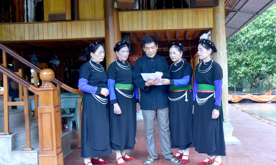 Hạt nh&acirc;n gắn kết
