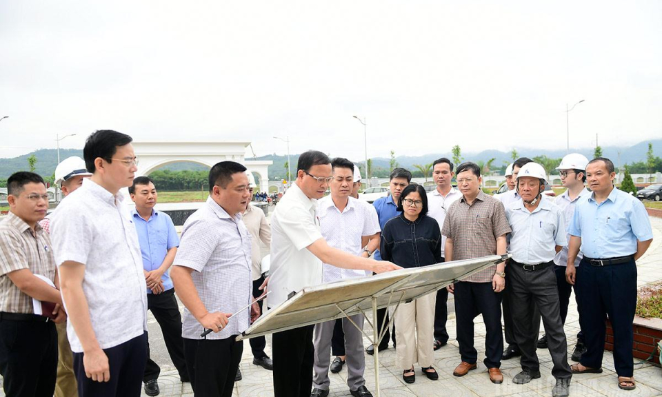 Ph&oacute; Chủ tịch Thường trực UBND tỉnh Nguyễn Mạnh Tuấn kiểm tra tiến độ c&aacute;c dự &aacute;n đầu tư x&acirc;y dựng tr&ecirc;n địa b&agrave;n