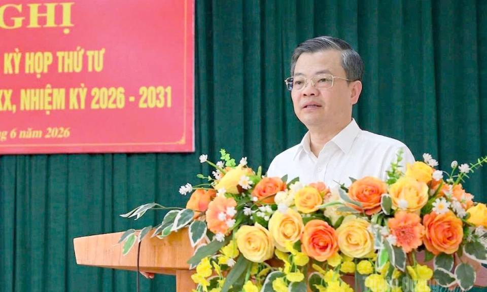 Chủ tịch HĐND tỉnh Nguyễn Văn Sơn tiếp x&uacute;c cử tri trước Kỳ họp thứ tư Hội đồng nh&acirc;n d&acirc;n tỉnh