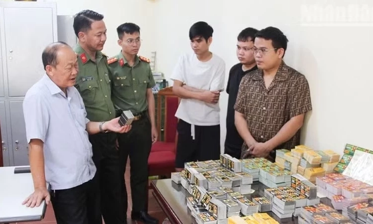 Triệt ph&aacute; đường d&acirc;y lừa đảo b&aacute;n v&eacute; c&agrave;o tr&uacute;ng thưởng qua livestream