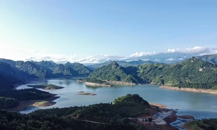 B&igrave;nh y&ecirc;n giữa đại ng&agrave;n T&acirc;y Bắc