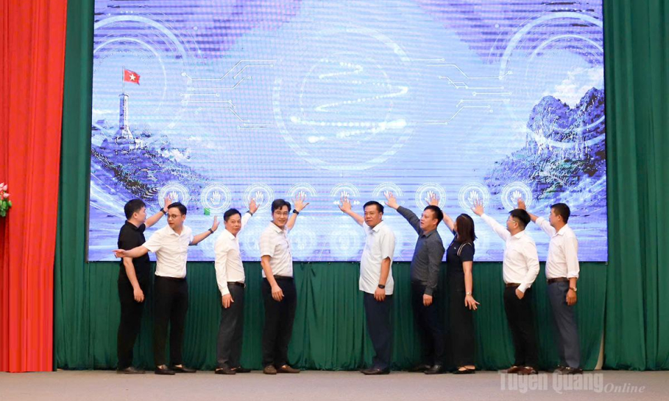X&atilde; Đồng Văn ra mắt nền tảng &ldquo;C&ocirc;ng d&acirc;n số Đồng Văn&rdquo;