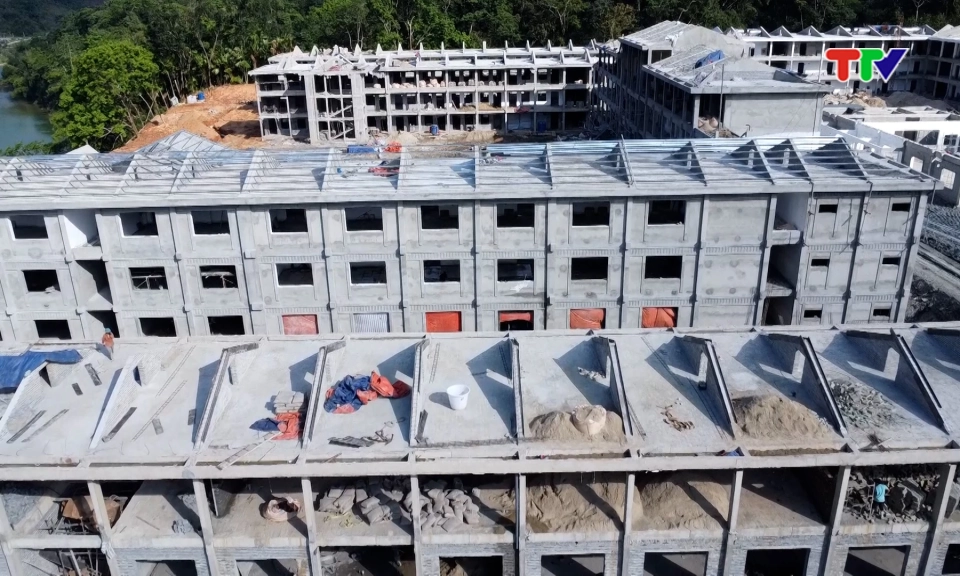 Dựng trường nơi &ldquo;miền đ&aacute;&rdquo; bi&ecirc;n cương