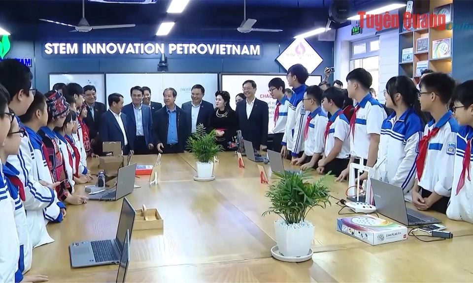 Kiến tạo c&ocirc;ng d&acirc;n số tương lai