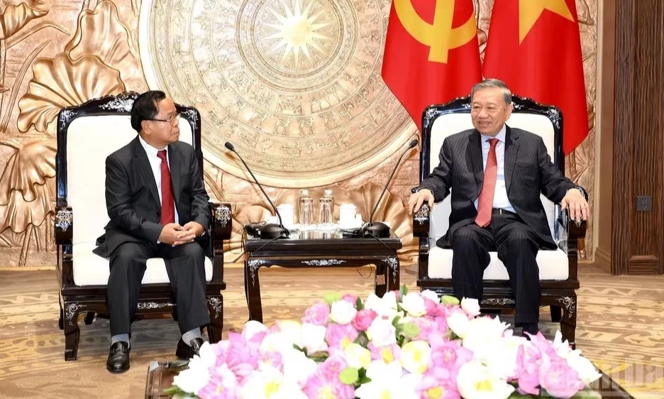 Tổng B&iacute; thư, Chủ tịch nước T&ocirc; L&acirc;m tiếp Ph&oacute; Thủ tướng, Bộ trưởng Tư ph&aacute;p L&agrave;o Khamphan Phommathat