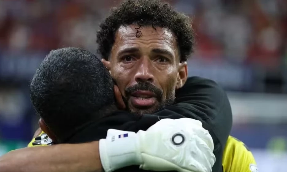 B&ecirc;n lề World Cup 2026: &ldquo;Kỳ t&iacute;ch&rdquo; của thủ m&ocirc;n 40 tuổi