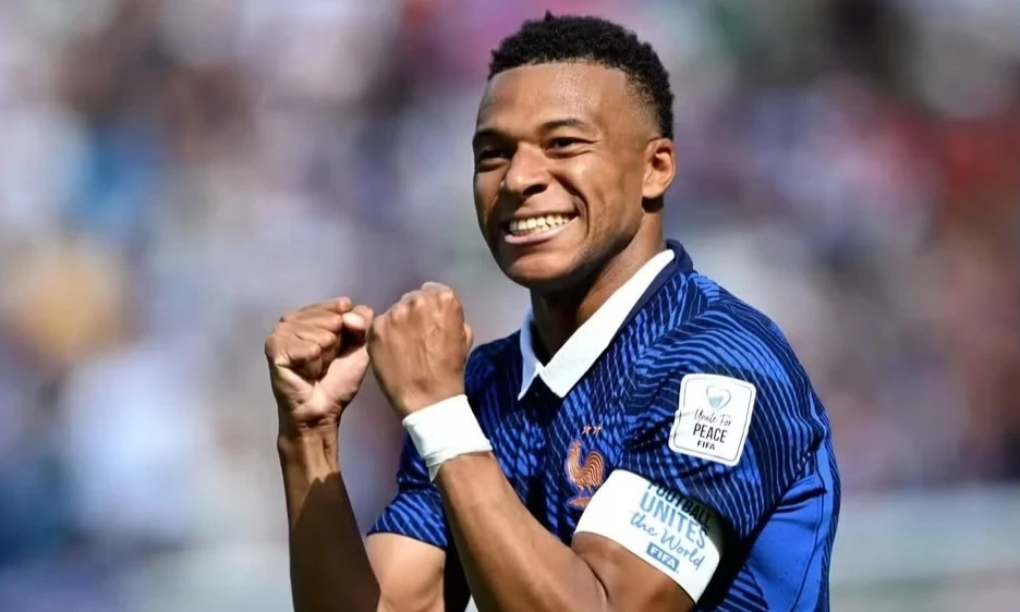 Ph&aacute;p thắng thuyết phục Senegal, Mbappe đi v&agrave;o lịch sử