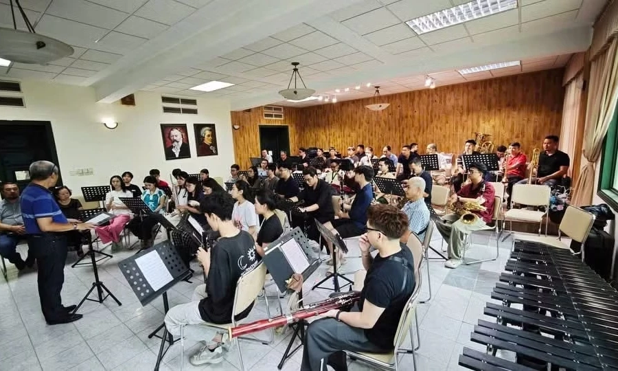 H&ograve;a nhạc đặc biệt của d&agrave;n nhạc k&egrave;n ch&agrave;o mừng 70 năm Học viện &Acirc;m nhạc Quốc gia Việt Nam