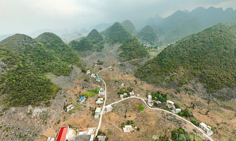 Thắng Mố mở lối giảm ngh&egrave;o