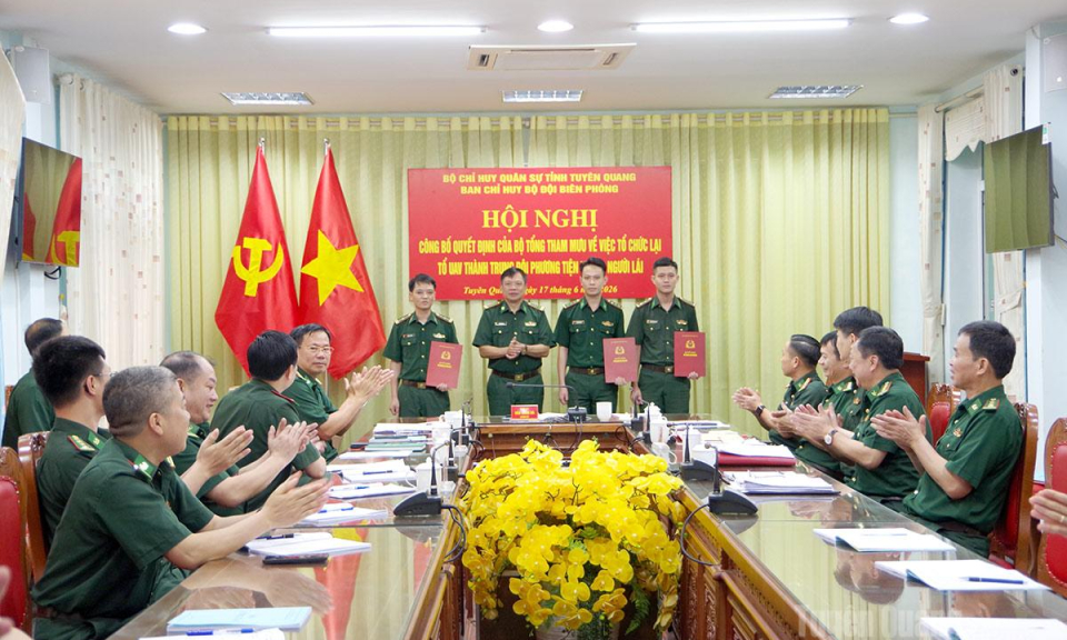 Th&agrave;nh lập Trung đội phương tiện kh&ocirc;ng người l&aacute;i
