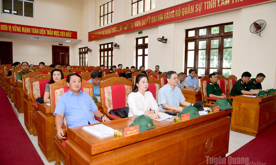 Qu&acirc;n khu 2 th&ocirc;ng tin t&igrave;nh h&igrave;nh qu&acirc;n sự, quốc ph&ograve;ng 6 th&aacute;ng đầu năm 2026