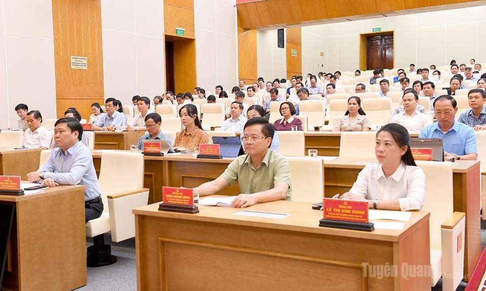 Tiếp tục đổi mới tư duy, tầm nh&igrave;n chiến lược, vận dụng s&aacute;ng tạo, linh hoạt v&agrave;o thực tiễn c&ocirc;ng t&aacute;c