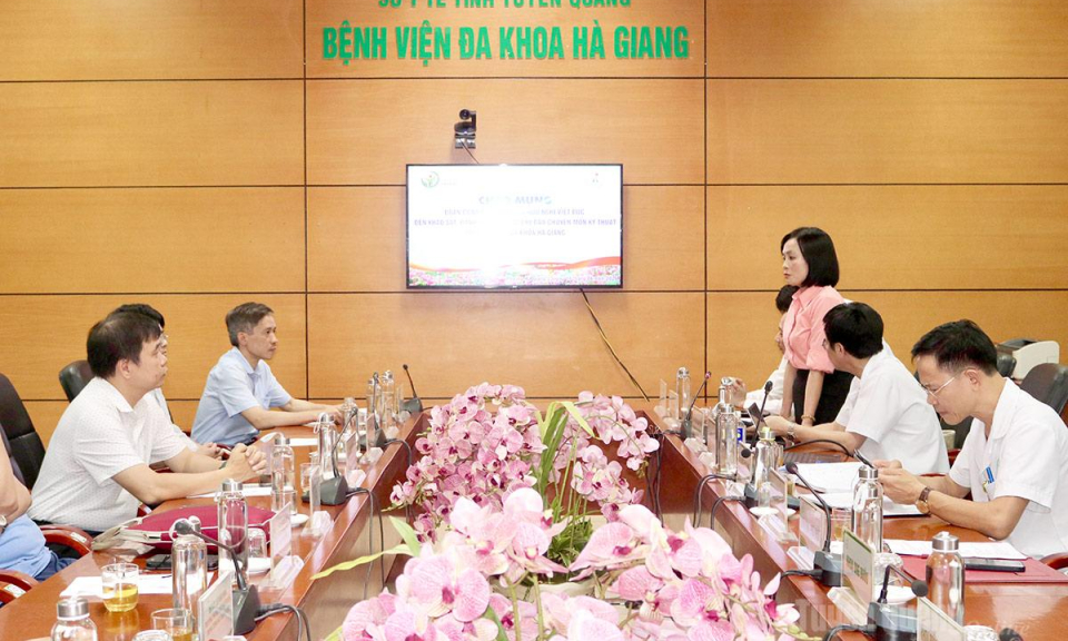 Bệnh viện Hữu nghị Việt Đức khảo s&aacute;t, đ&aacute;nh gi&aacute; c&ocirc;ng t&aacute;c chỉ đạo chuy&ecirc;n m&ocirc;n kỹ thuật tại Bệnh viện Đa khoa H&agrave; Giang