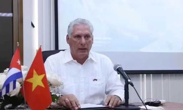 Cuba nghi&ecirc;n cứu c&aacute;c đề xuất cải c&aacute;ch kinh tế-x&atilde; hội