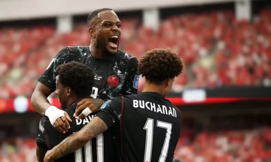 Canada lần đầu thắng trận tại World Cup, Jonathan David lập hat-trick