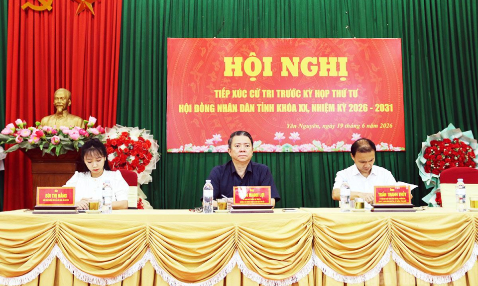 Đại biểu HĐND tỉnh tiếp x&uacute;c cử tri trước kỳ họp thứ tư