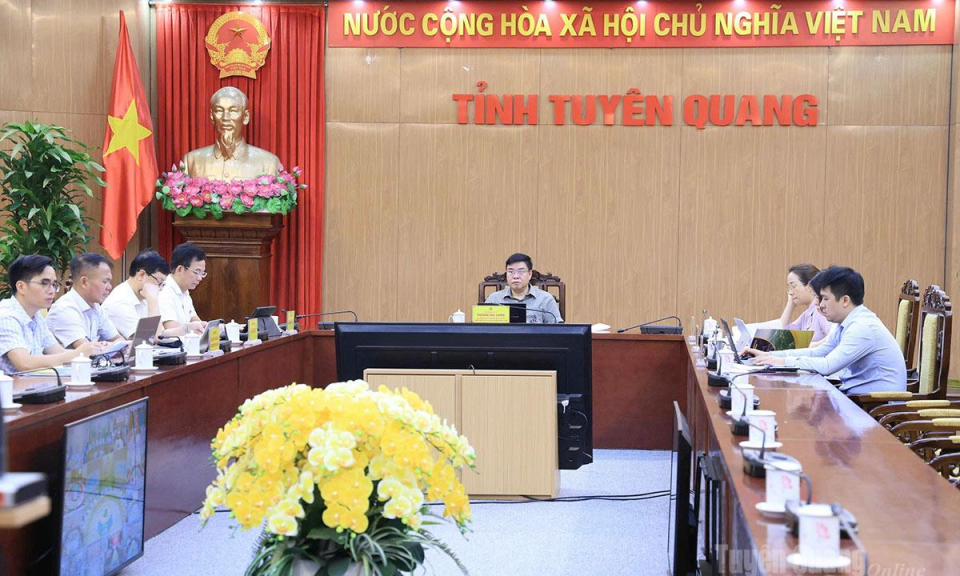 Th&aacute;o gỡ vướng mắc, đẩy nhanh tiến độ x&acirc;y dựng trường học v&ugrave;ng bi&ecirc;n
