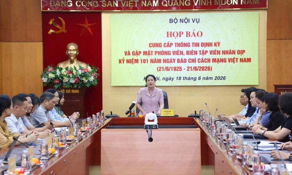 Bộ Nội vụ tập trung ho&agrave;n thiện thể chế, ch&iacute;nh s&aacute;ch