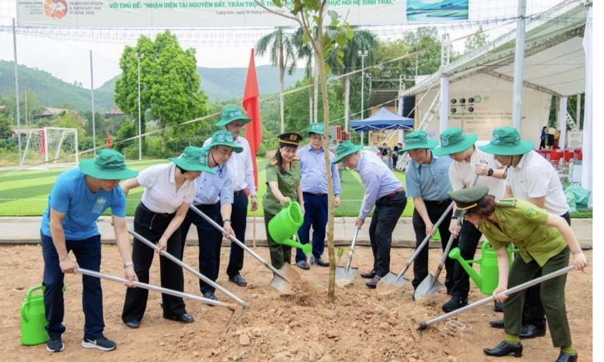 Đẩy mạnh hợp t&aacute;c c&ocirc;ng - tư v&igrave; mục ti&ecirc;u ph&aacute;t triển xanh