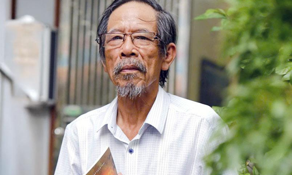 Nh&agrave; thơ Cao Xu&acirc;n Th&aacute;i - Người gom nhặt nắng cho miền đ&aacute; x&aacute;m